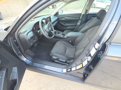 Used 2025 Honda Accord LX image 4