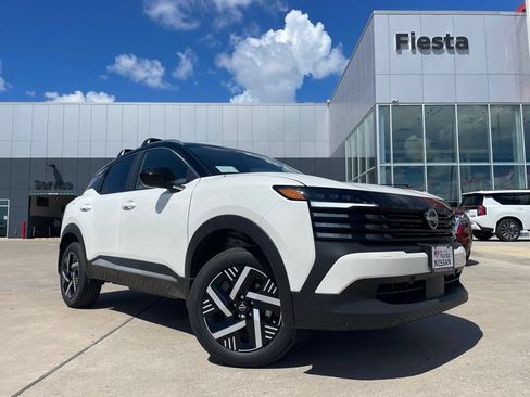 New 2026 Nissan Kicks SV w/ SV Premium Package FWD image 1