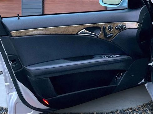 Used 2008 Mercedes-Benz E 350 E 350 Sedan 4D image 21