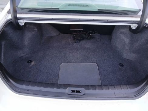 Used 2010 Buick Lucerne CXL image 11