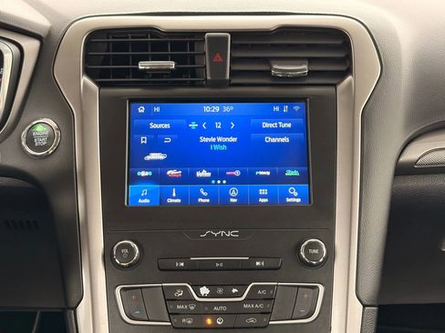 Used 2020 Ford Fusion SE image 26