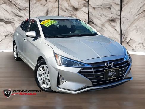 Used 2020 Hyundai Elantra SE w/ Cargo Package (C1) FWD image 1