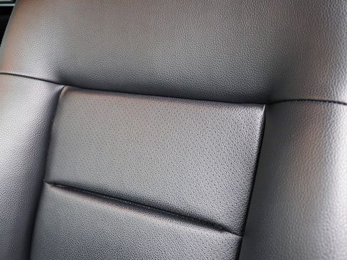 Used 2013 Mercedes-Benz E 350 Sedan image 27