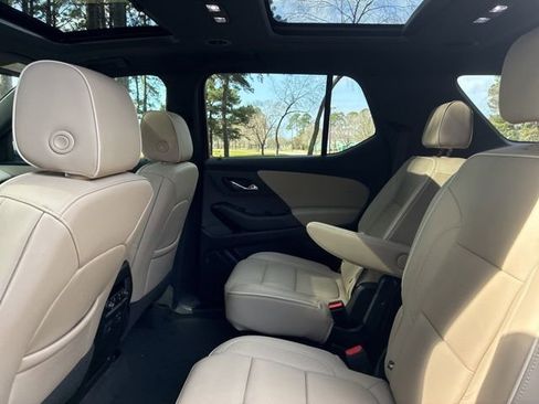Used 2023 Chevrolet Traverse Premier image 22