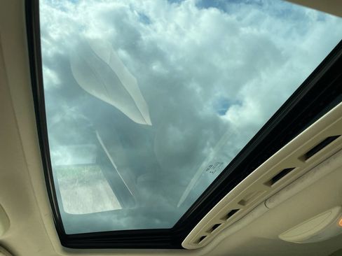 Used 2017 Volvo V60 T5 Cross Country w/ Climate Package image 34