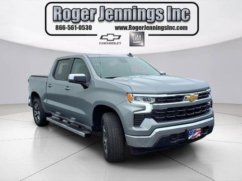 Used 2024 Chevrolet Silverado 1500 LT AWD/4WD image 6