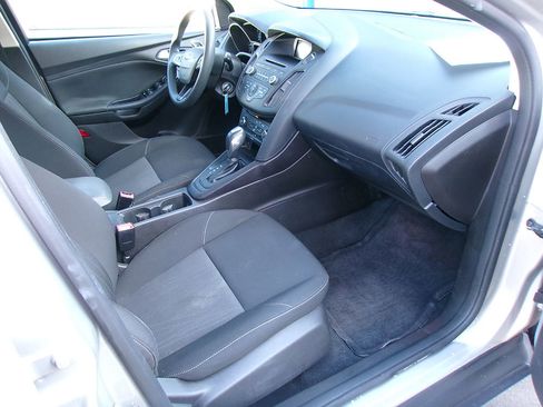 Used 2016 Ford Focus SE FWD image 9