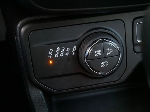 Used 2018 Jeep Renegade Trailhawk image 24