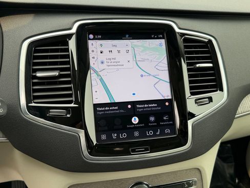 Certified 2023 Volvo XC90 B6 Plus AWD/4WD image 21