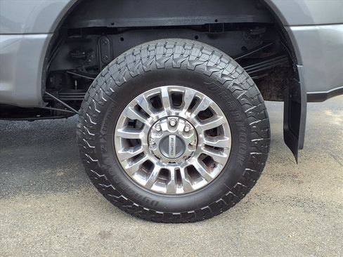 Used 2022 Ford F350 XLT w/ XLT Premium Package image 7