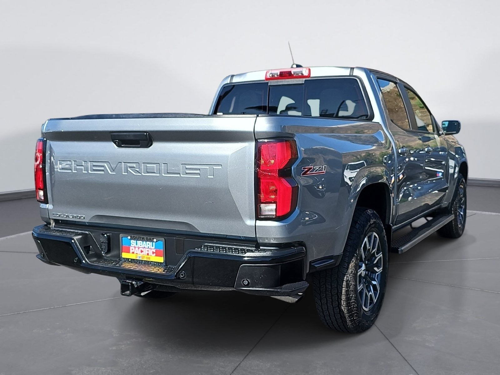 Used 2024 Chevrolet Colorado Z71 w/ Advanced Trailering Package AWD/4WD image 3