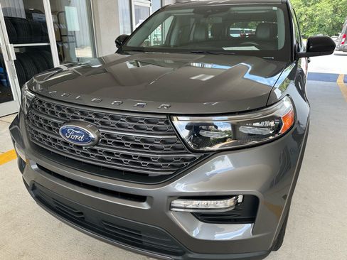 Used 2022 Ford Explorer XLT w/ Equipment Group 202A RWD image 1