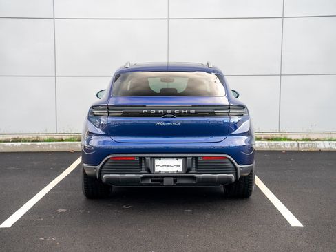 New 2025 Porsche Macan 4S Electric image 7
