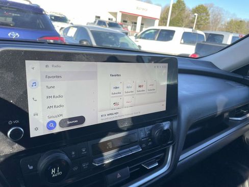 Used 2025 Toyota Grand Highlander AWD image 39