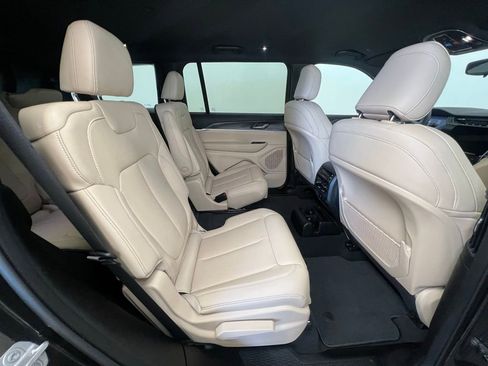 Used 2024 Jeep Grand Cherokee L Limited image 10