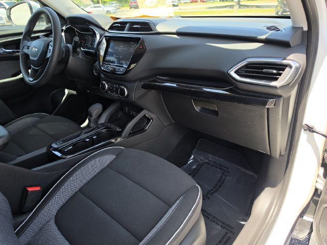 Used 2023 Chevrolet TrailBlazer LT w/ Convenience Package FWD image 15