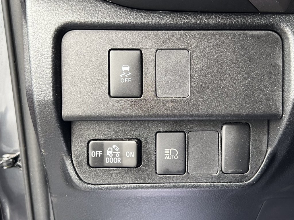Used 2020 Toyota Tacoma SR5 AWD/4WD image 22