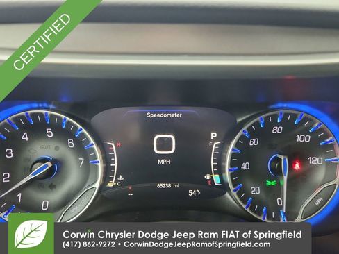 Certified 2023 Chrysler Pacifica Touring-L image 23