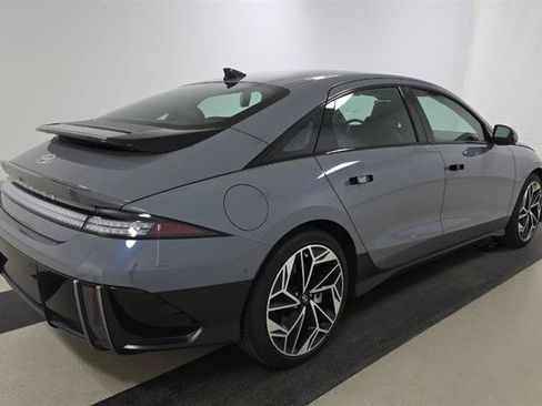 Used 2025 Hyundai Ioniq 6 Limited RWD image 4