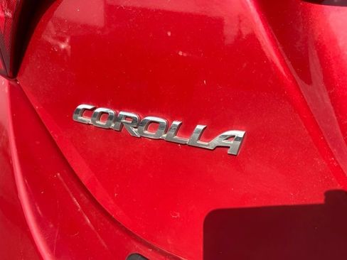 Used 2017 Toyota Corolla SE w/ SE Premium Package FWD image 9