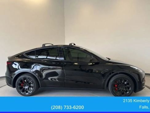 Used 2021 Tesla Model Y Long Range AWD/4WD image 18