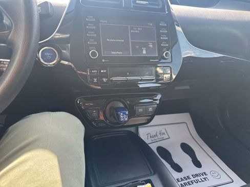 Used 2022 Toyota Prius LE image 34
