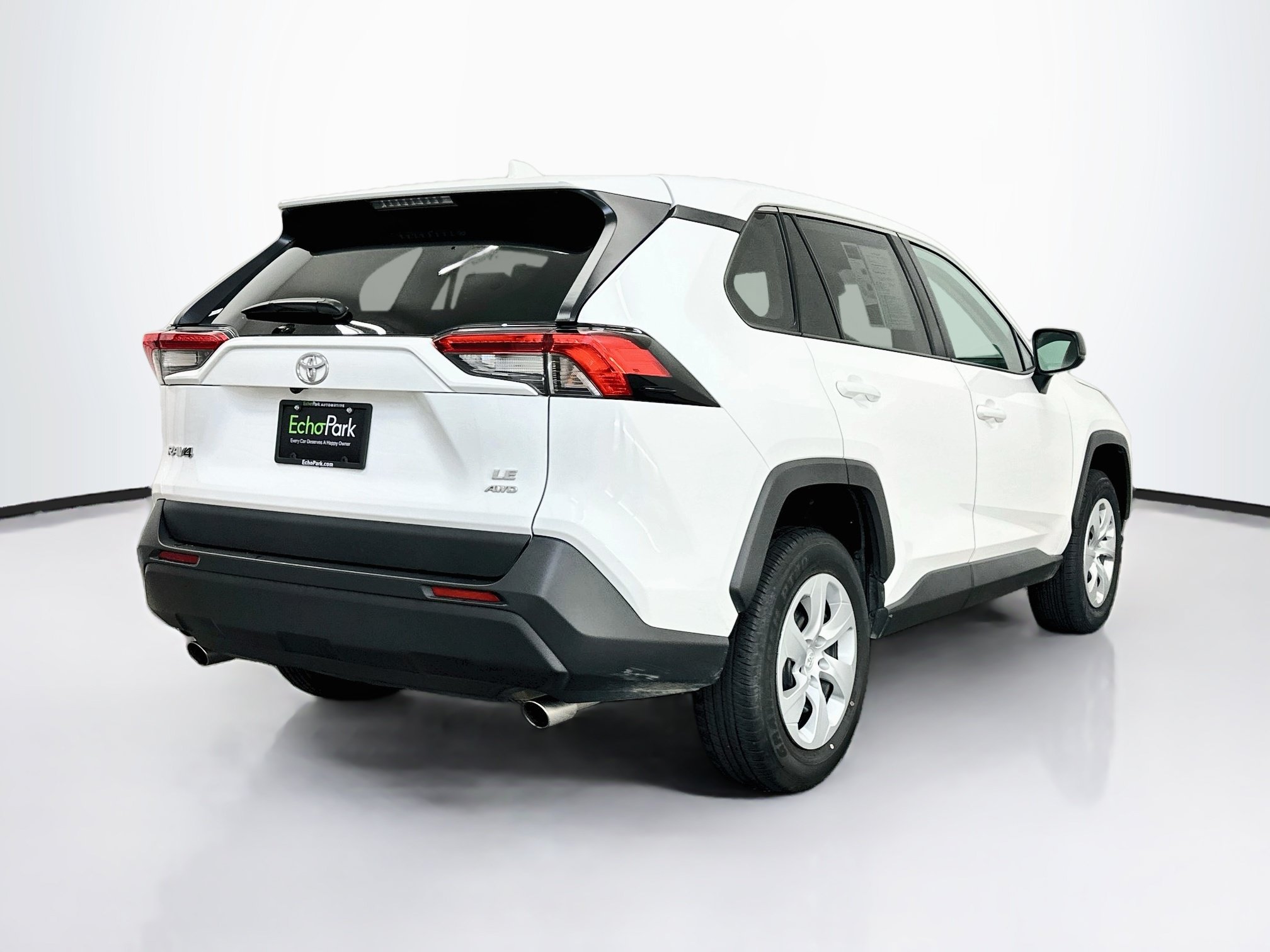 Used 2025 Toyota RAV4 LE AWD/4WD image 9