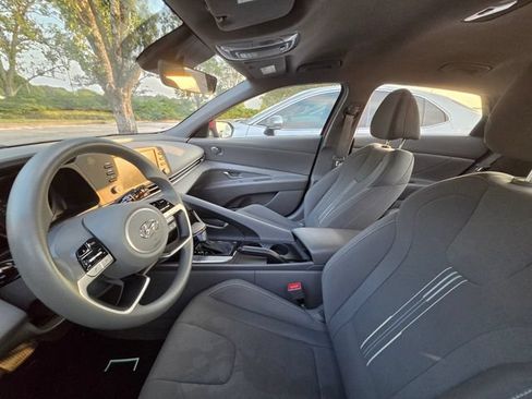 Used 2022 Hyundai Elantra SEL FWD image 8