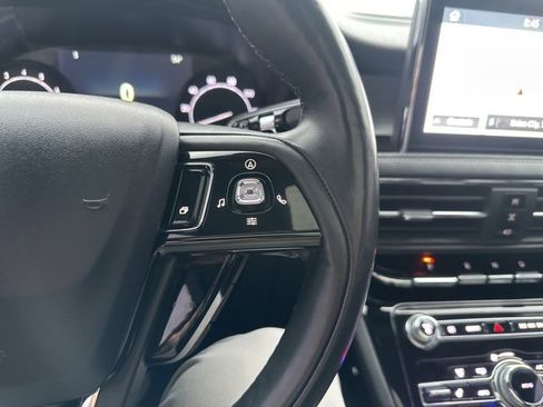 Used 2021 Lincoln Corsair AWD w/ Premium Package image 38