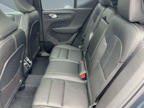 Used 2026 Volvo XC40 B4 Core w/ Climate Package FWD image 7
