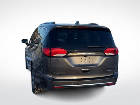 Used 2018 Chrysler Pacifica Limited w/ Tire & Wheel Group image 7