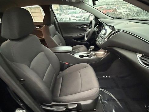 Used 2021 Chevrolet Malibu LT FWD image 16