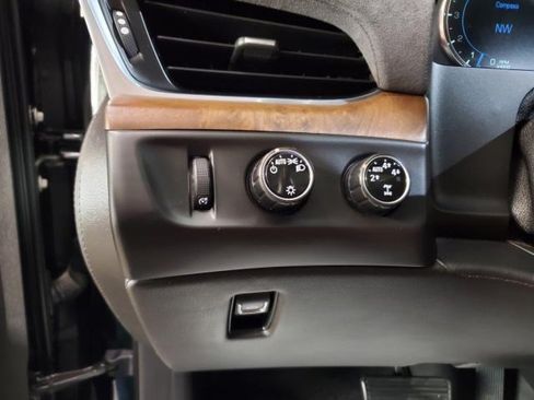 Used 2016 Cadillac Escalade Premium AWD/4WD image 23