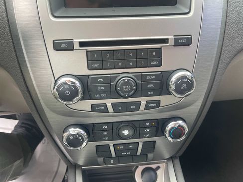 Used 2010 Ford Fusion SE image 20