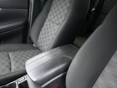 Used 2022 Nissan Rogue Sport SV FWD image 14