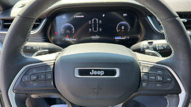 Used 2023 Jeep Grand Cherokee L Laredo AWD/4WD image 12