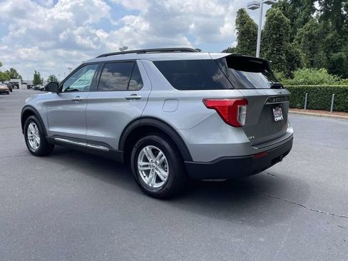 Used 2021 Ford Explorer XLT w/ Class III Trailer Tow Package AWD/4WD image 4