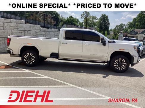 Used 2024 GMC Sierra 3500 Denali Ultimate AWD/4WD image 8