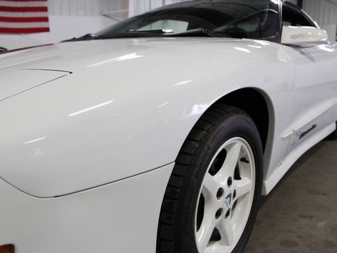 Used 1994 Pontiac Firebird Coupe RWD image 11