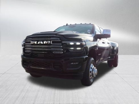 New 2026 RAM 3500 Laramie w/ Sport Appearance Package AWD/4WD image 5