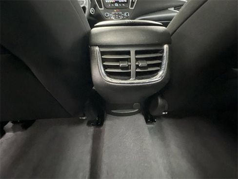 Used 2024 Chevrolet Malibu LT image 21
