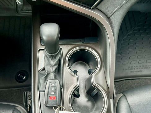 Used 2021 Toyota Camry SE image 23