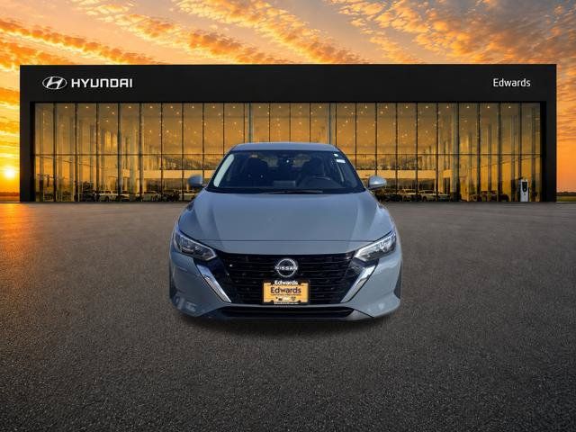 Used 2024 Nissan Sentra SV FWD image 2
