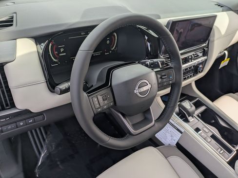 New 2026 Nissan Pathfinder SL image 15