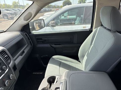 Used 2018 RAM 1500 Express RWD image 11