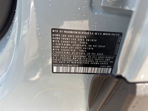 New 2026 Volkswagen Taos SE image 28