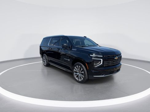 New 2026 Chevrolet Suburban High Country w/ Sun And Tow Package AWD/4WD image 2
