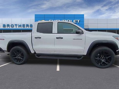New 2025 Chevrolet Colorado Trail Boss w/ Off-Road Front Bumper Package image 2