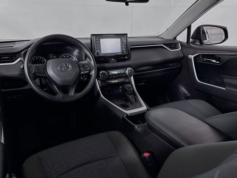 Used 2022 Toyota RAV4 XLE AWD/4WD image 26
