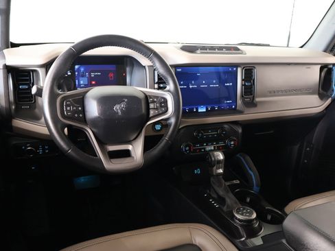 Used 2024 Ford Bronco Wildtrak AWD/4WD image 2